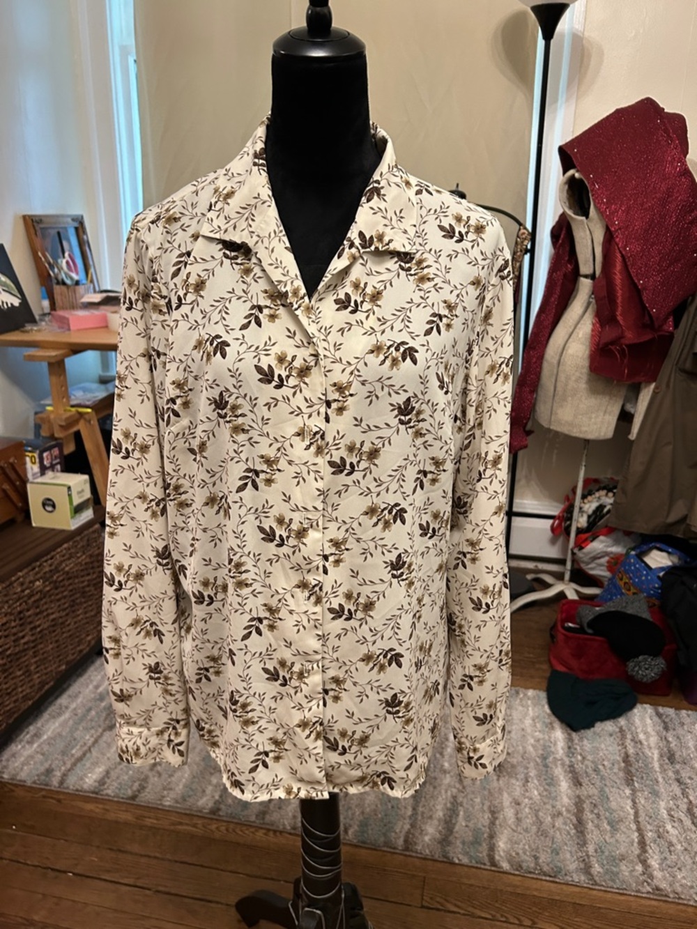 Laura Scott Cream Floral Button-Up Blouse